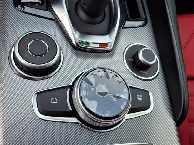 2025 Alfa Romeo Giulia VeloceImage 26
