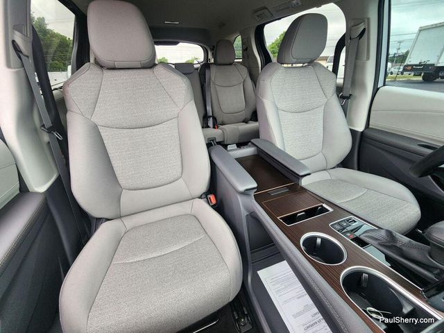 Used 2024 Toyota Sienna LEImage 40