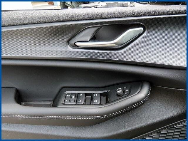 2025 Jeep Grand Cherokee Altitude XImage 12