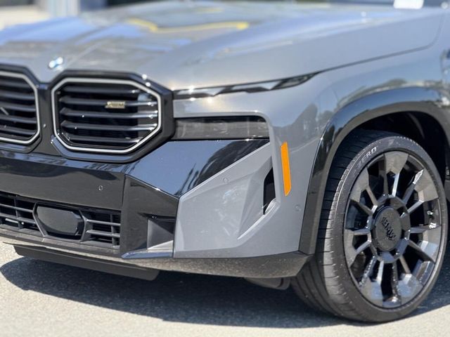 2024 BMW XM BaseImage 11