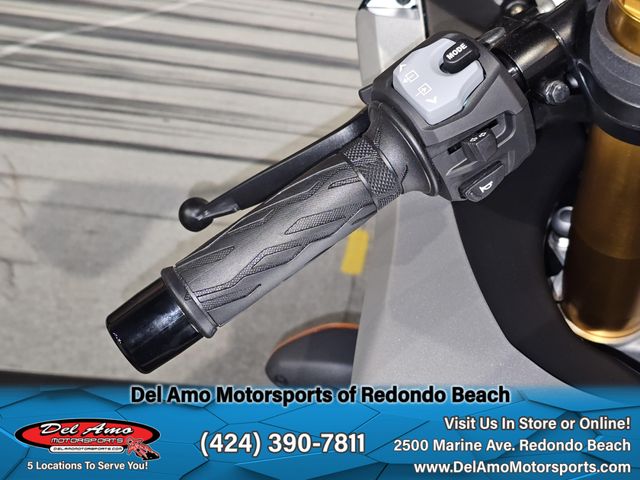 New 2025 Suzuki GSX-R1000R Image 18