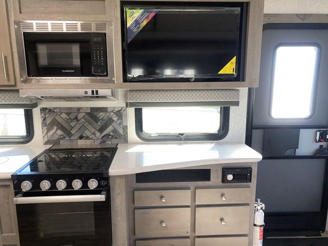 New 2024 ARCTIC FOX EDGE 27SX Image 19