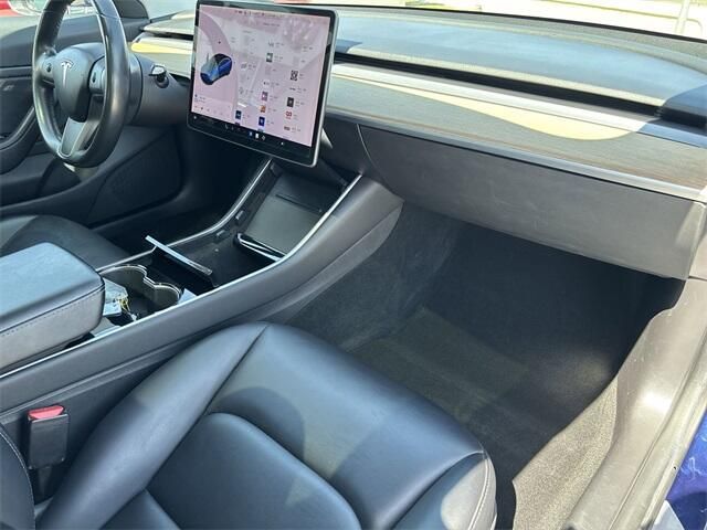 2018 Tesla Model 3 Long RangeImage 13