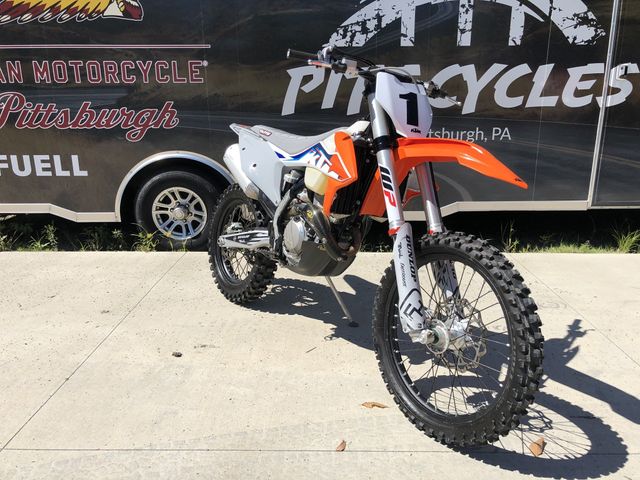2020 KTM XC 350 F in a GRAY exterior color. Pitt Cycles (724) 779-1901 pixelmotiondemo.com 