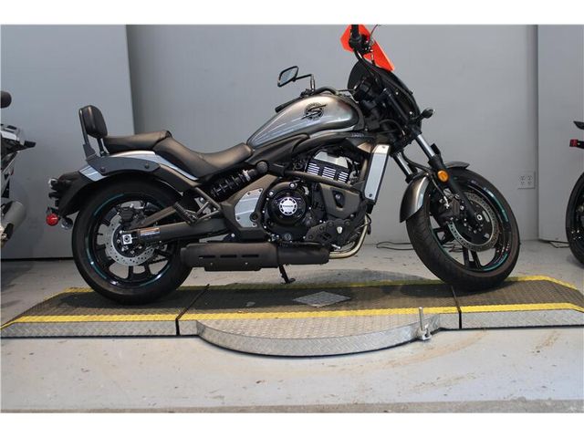 2025 Kawasaki VULCAN S CAFE