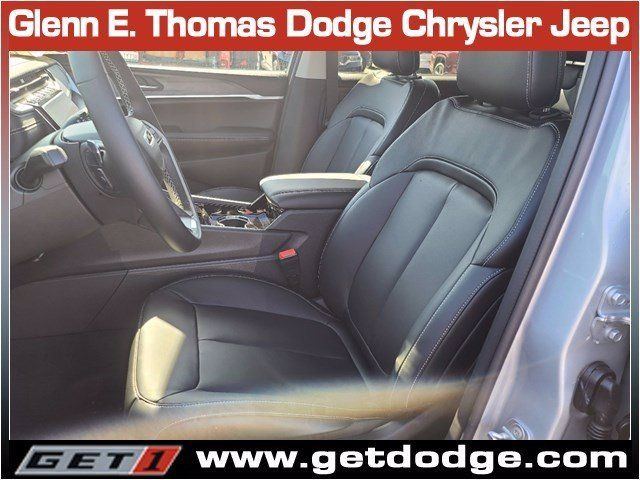 2021 JEEP Grand Cherokee L Limited 4x2Image 11