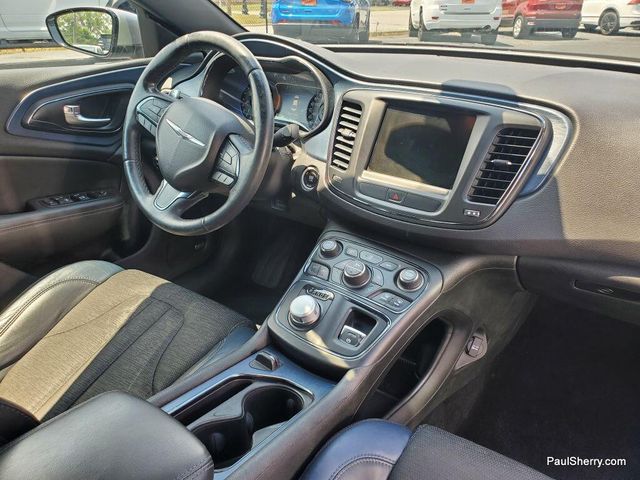 Used 2015 Chrysler 200 SImage 4