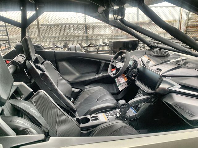 New 2026 Can-Am MAVERICK R MAX X RC WITH SMART-SHOX 999T DCT Image 11