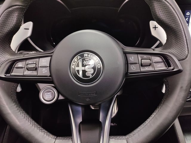 Used 2024 Alfa Romeo Stelvio Q4 AWD w/Sunroof/NavImage 31