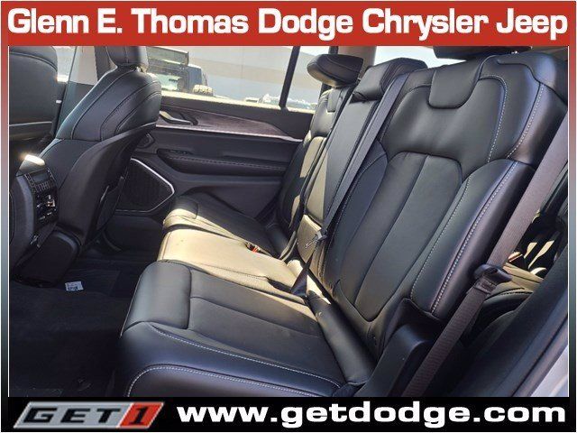2021 JEEP Grand Cherokee L Limited 4x2Image 12