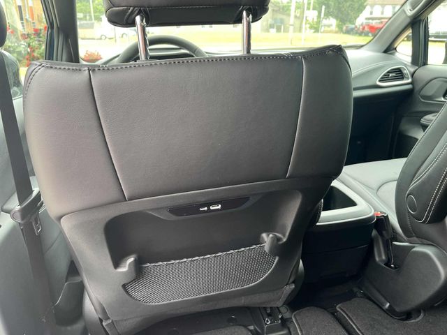 New 2025 Chrysler Pacifica SelectImage 10