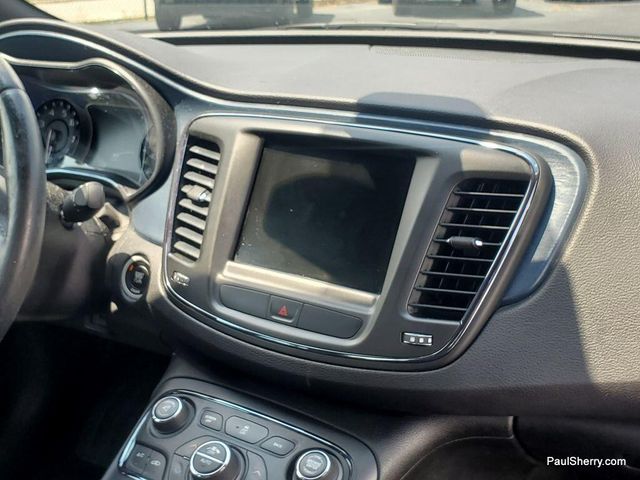 Used 2015 Chrysler 200 SImage 20