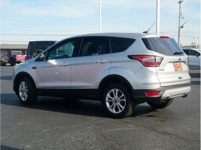 2017 Ford Escape SEImage 13