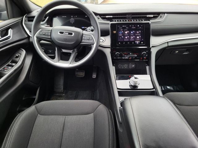 2024 Jeep Grand Cherokee L LaredoImage 32