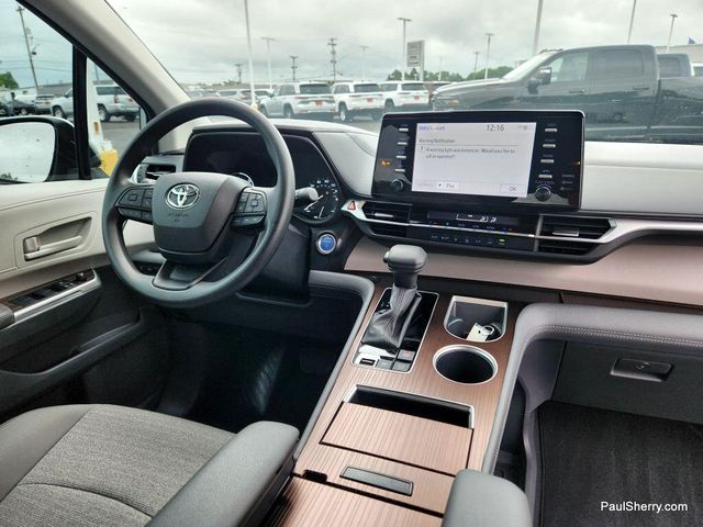 Used 2024 Toyota Sienna LEImage 42