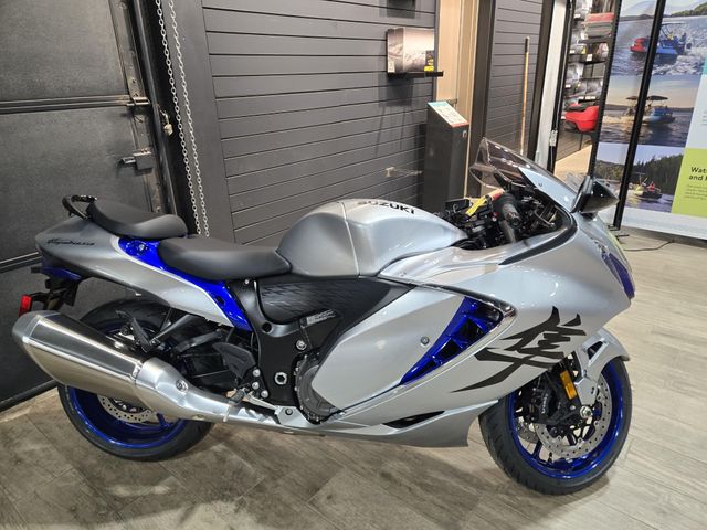 New 2025 Suzuki HAYABUSA 1340 METALLIC MYSTIC SILVER