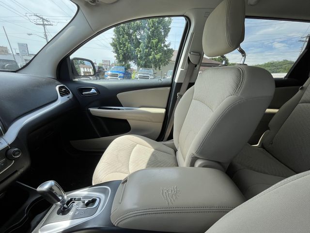 2015 Dodge Journey SXTImage 13
