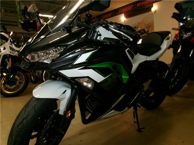 2022 Kawasaki Ninja 650Image 3