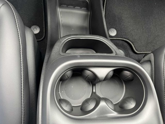 New 2025 Chrysler Pacifica SelectImage 24