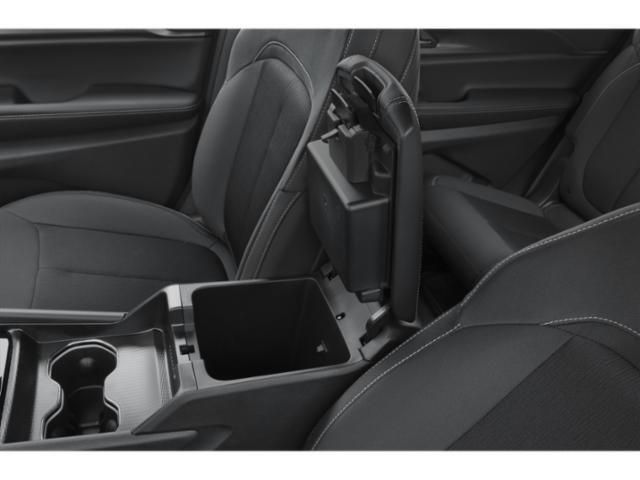 New 2027 Jeep Grand Cherokee Laredo AltitudeImage 13
