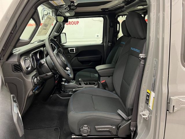 2023 Jeep Wrangler Rubicon 4xe photo 12