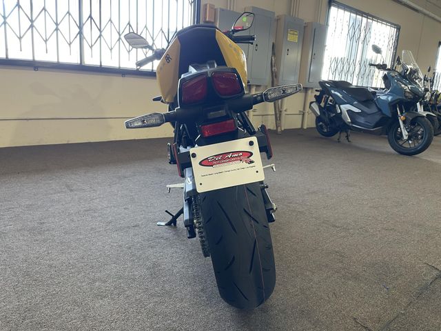 2025 Suzuki GSX-8R Image 11