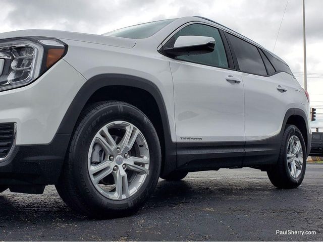 Used 2023 GMC Terrain SLEImage 3