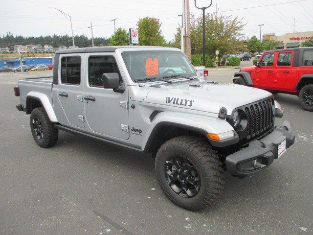 2023 Jeep Gladiator Willys 4x4 in a Silver Zynith Clear Coat exterior color and Blackinterior. Oak Harbor Motors Inc. 360-323-6434 ohmotors.com 