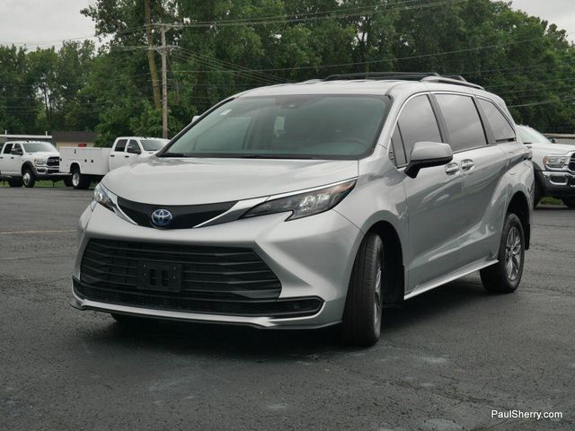 Used 2024 Toyota Sienna LEImage 23