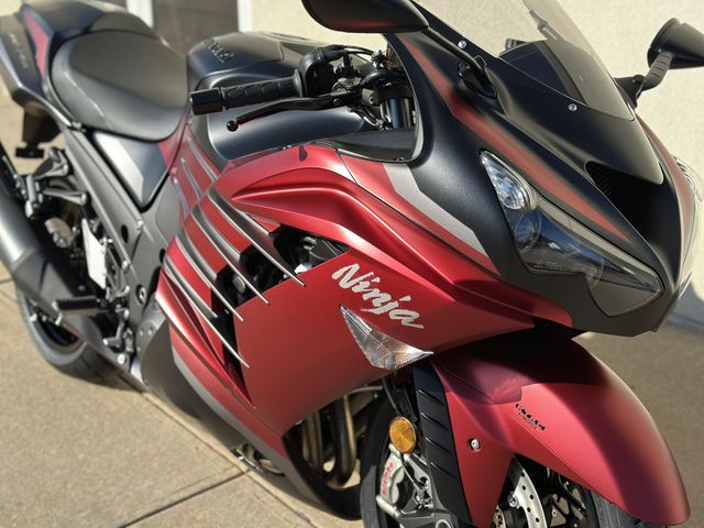 New 2025 Kawasaki Ninja ZX14R | Cross Country Powersports
