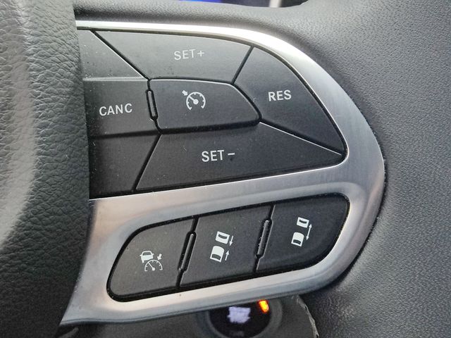 Used 2024 Chrysler Pacifica Limited AWD w/Safety SphereImage 35