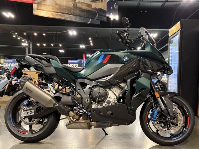 2026 BMW M 1000 XR