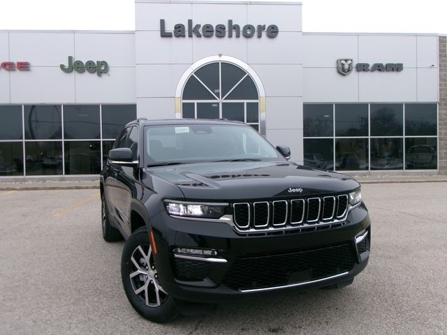 2024 Jeep Grand Cherokee Limited 4x4 in a Diamond Black Crystal Pearl Coat exterior color and Global Blackinterior. Lakeshore Chrysler Jeep Dodge (231) 500-5209 lakeshorechryslerjeep.com 
