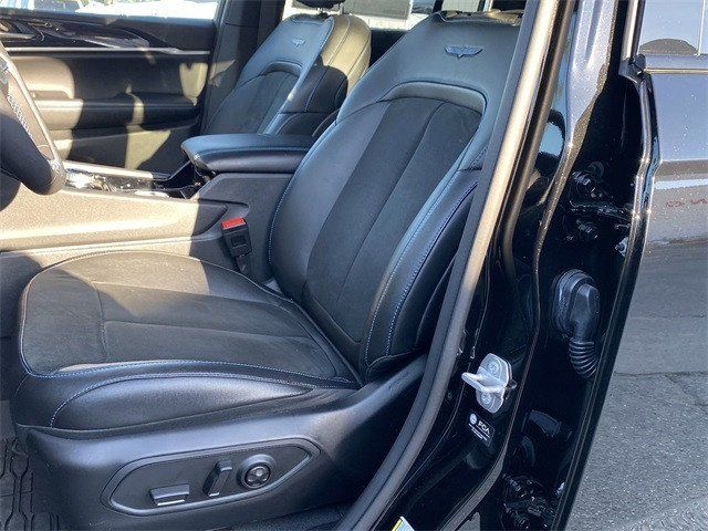 2022 Jeep Grand Cherokee Trailhawk 4xe in a Diamond Black Crystal Pearl Coat exterior color and Global Blackinterior. McPeek