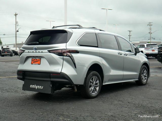 Used 2024 Toyota Sienna LEImage 27