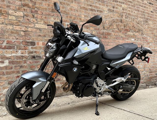 Bmw bike online 900