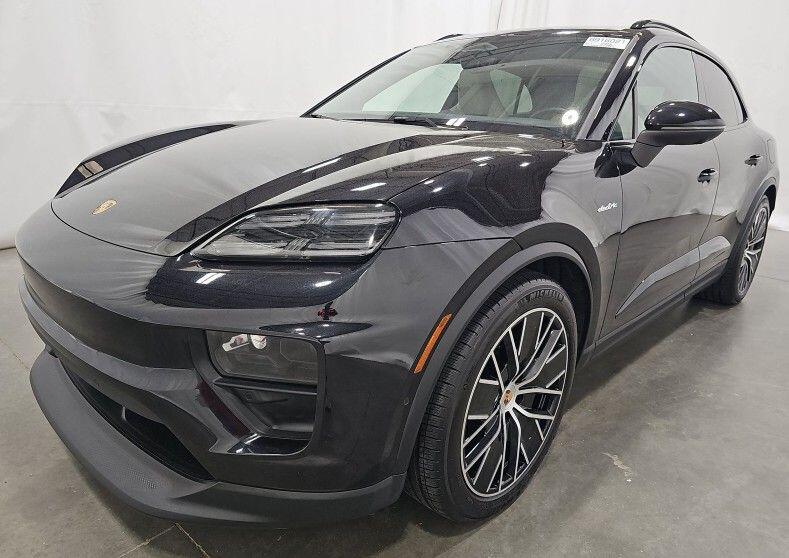 2025 Porsche Macan Macan 4 Electric's photo