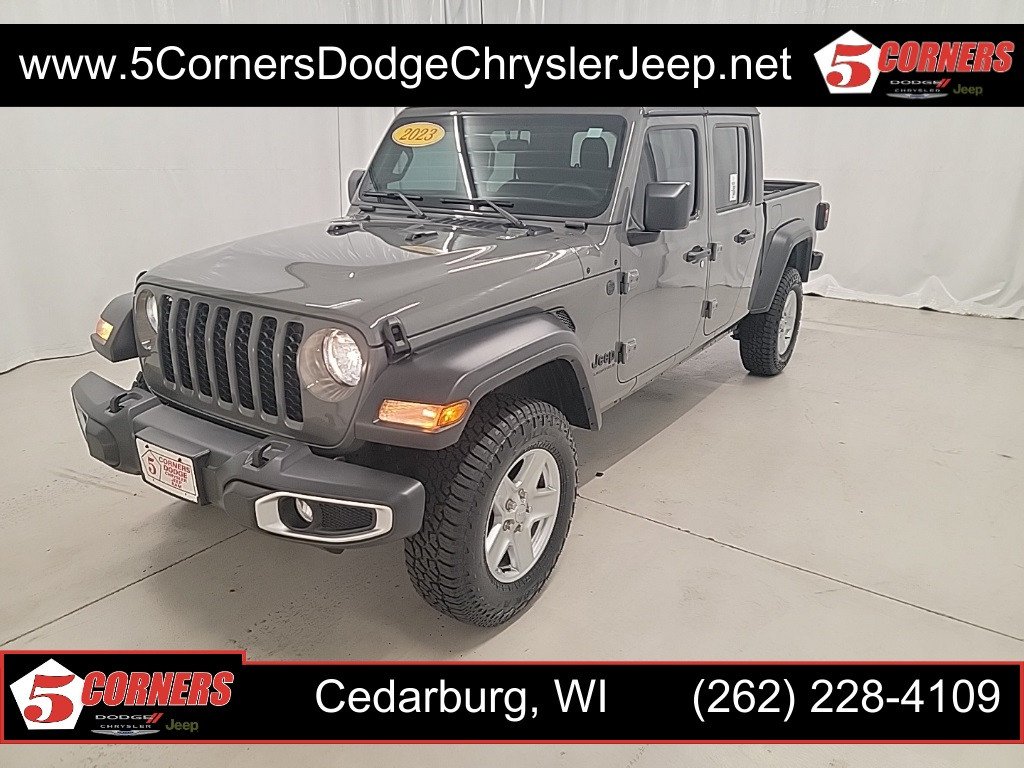 Used 2023 Jeep Gladiator Sport S with VIN 1C6HJTAGXPL523328 for sale in Cedarburg, WI