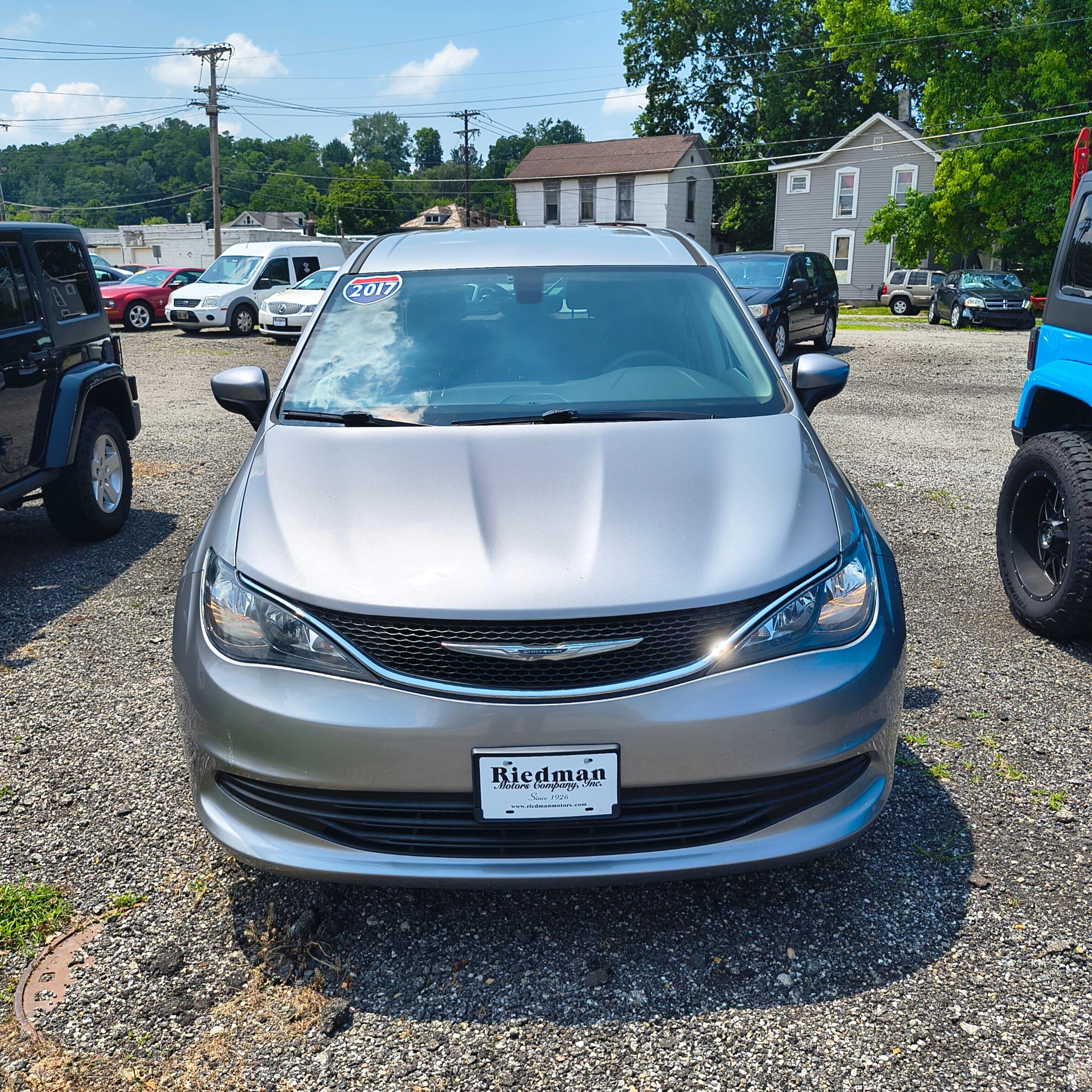 Used 2017 Chrysler Pacifica Touring with VIN 2C4RC1DG2HR621432 for sale in Connersville, IN