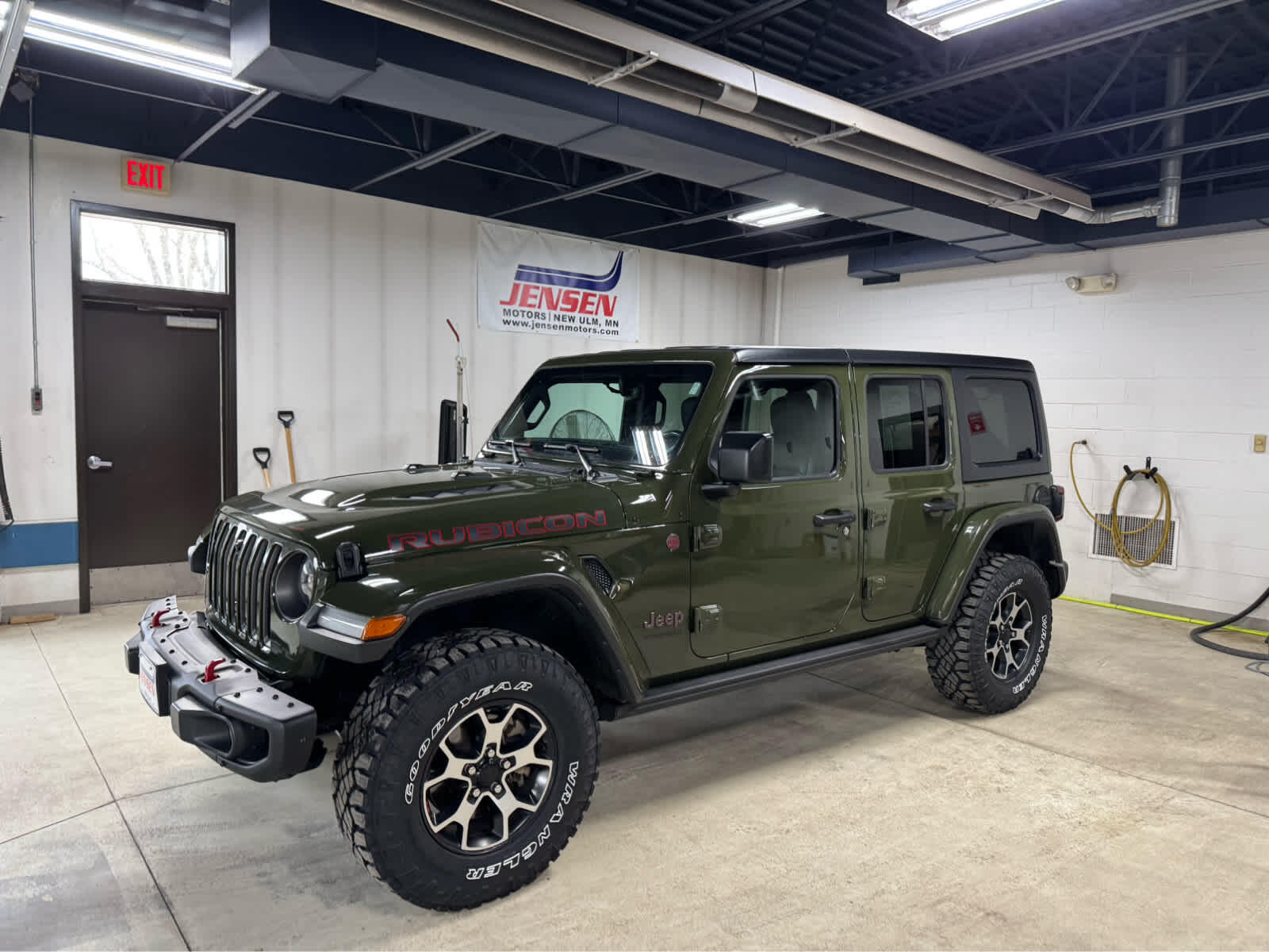 Used 2021 Jeep Wrangler Unlimited Rubicon with VIN 1C4HJXFGXMW609404 for sale in New Ulm, Minnesota