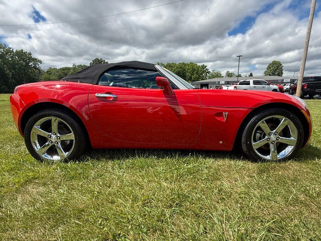 Used 2007 Pontiac Solstice GXP with VIN 1G2MG35X67Y122849 for sale in Angola, IN