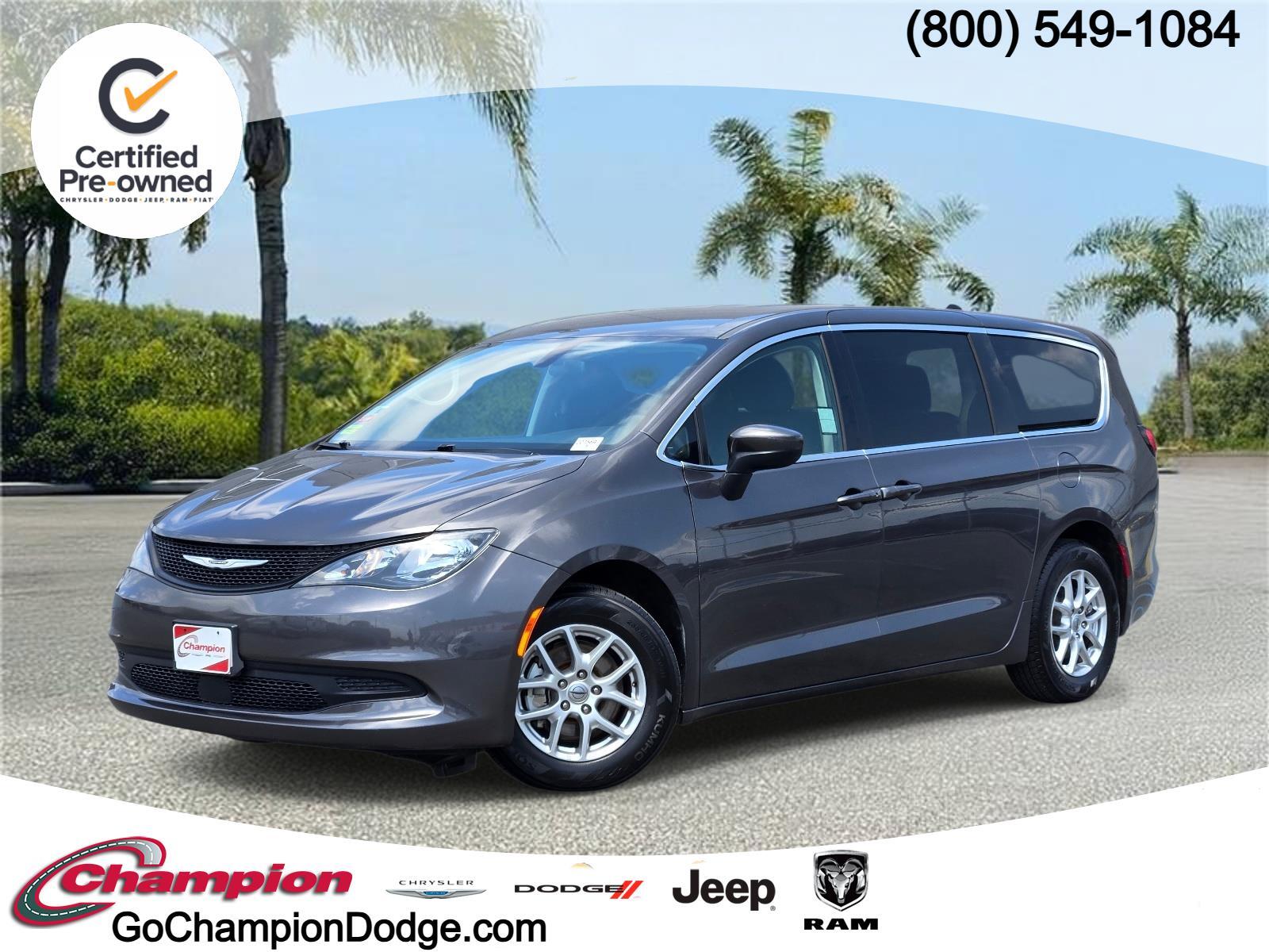 2022 Chrysler Voyager LX's photo