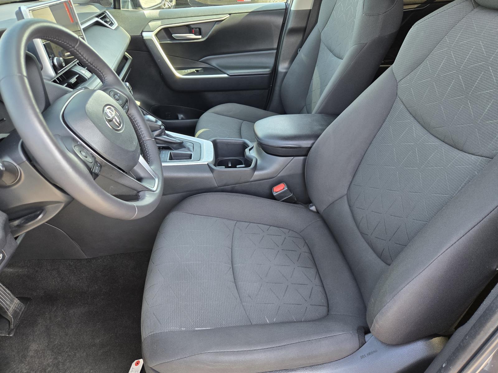 2023 Toyota RAV4 XLE - Photo 22