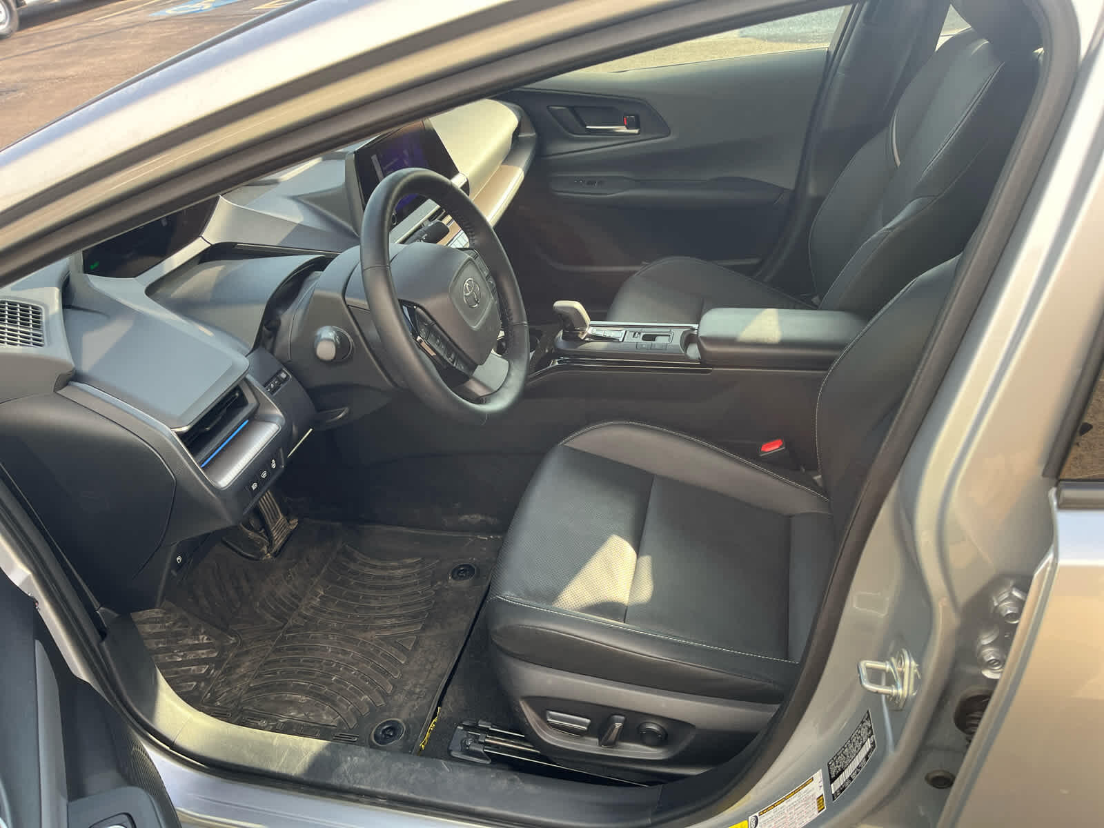 Used 2024 Toyota Prius XLE with VIN JTDACAAU6R3016993 for sale in Wilmington, OH