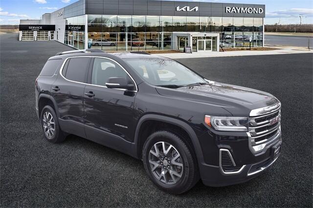 2023 GMC Acadia SLE's photo