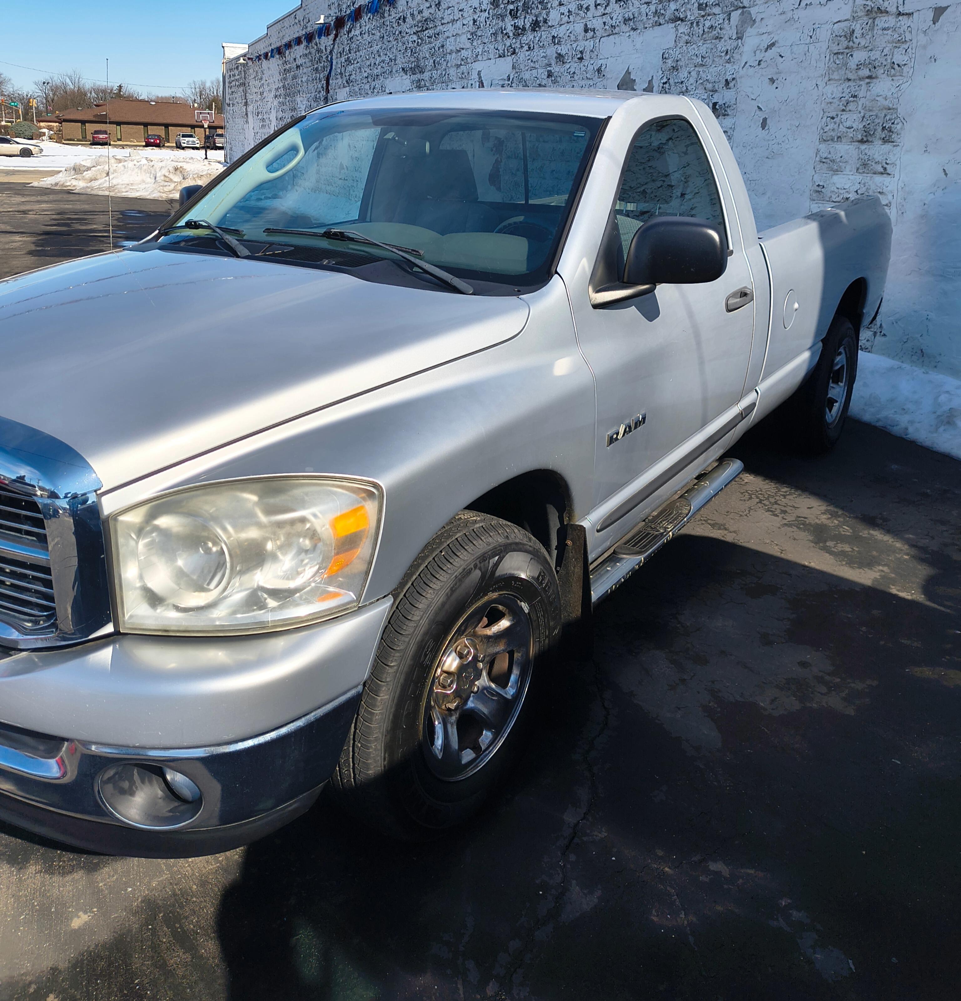 Used 2008 Dodge Ram 1500 Pickup SLT with VIN 1D7HA16N38J176903 for sale in Connersville, IN