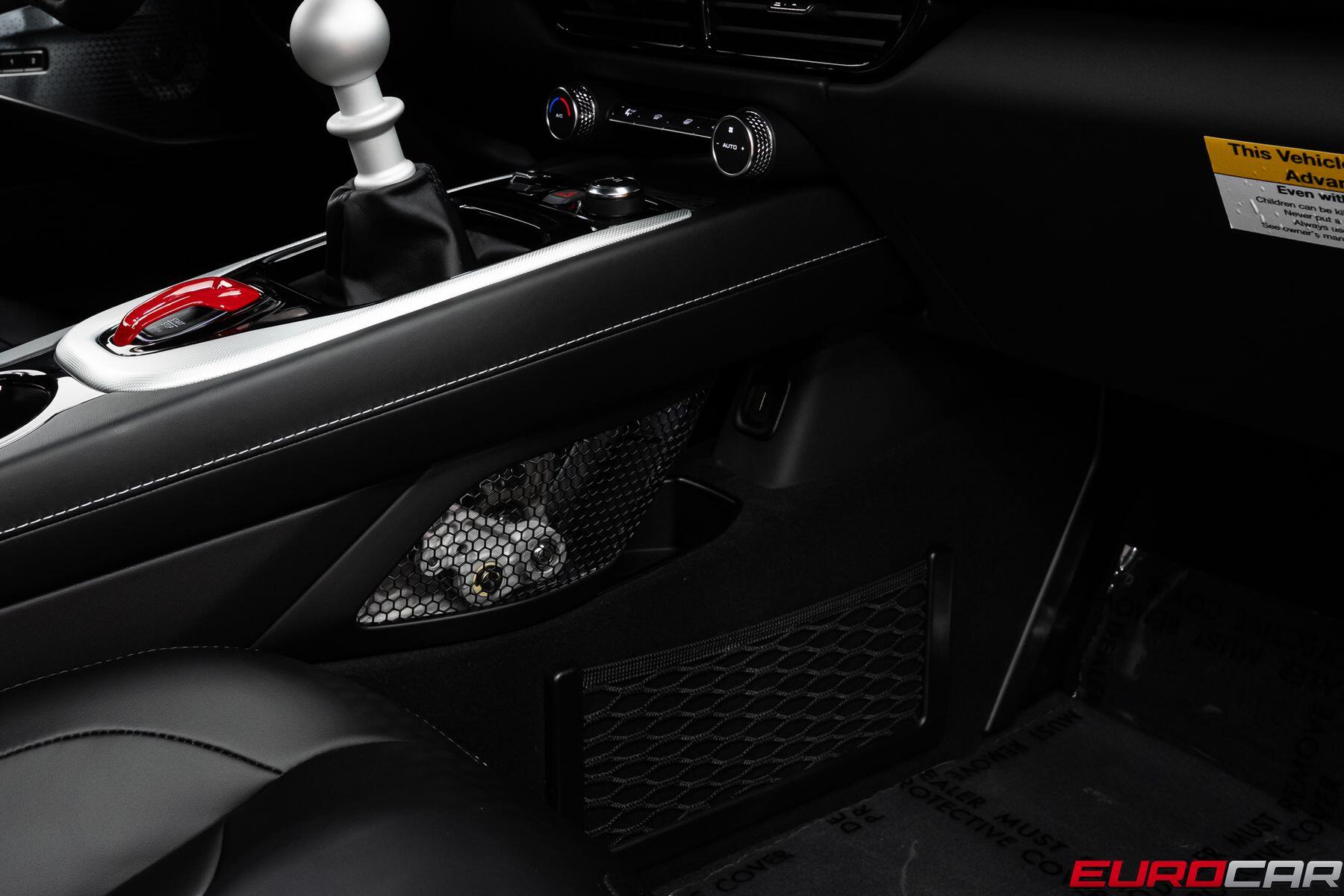 2026 Lotus Emira - Photo 36