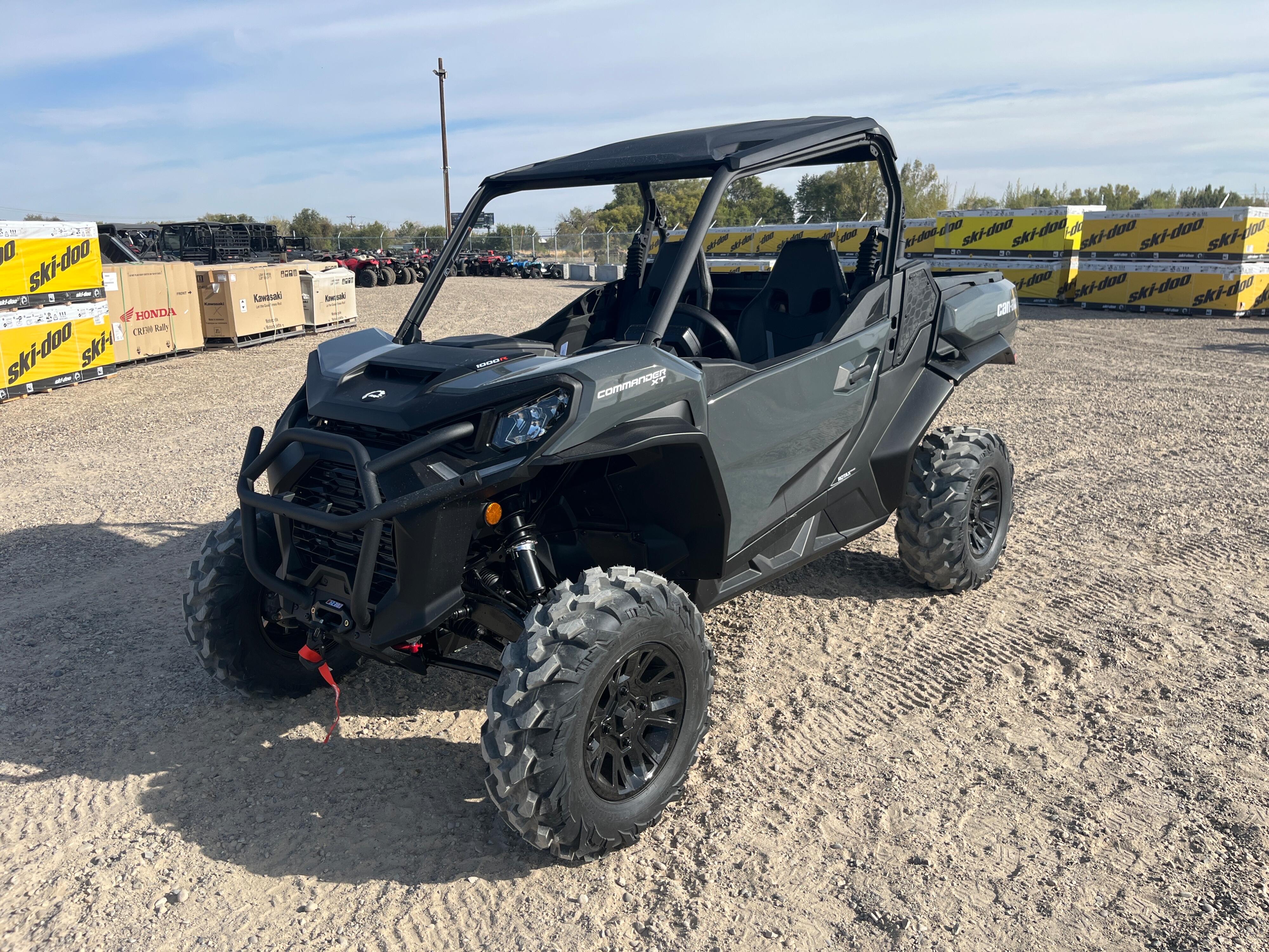 2027 Can-Am COMMANDER XT 1000R