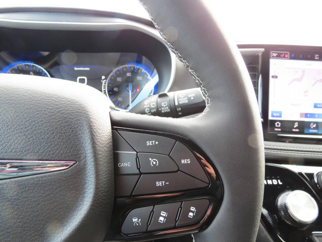 2026 Chrysler Pacifica Select - Photo 28