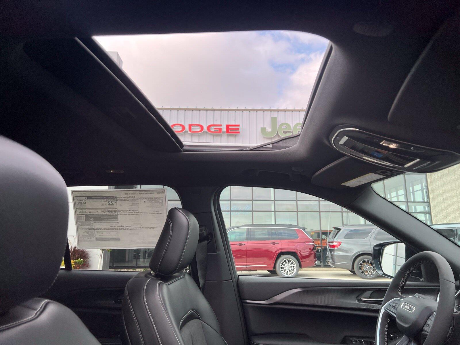 2025 Jeep Grand Cherokee Altitude - Photo 12